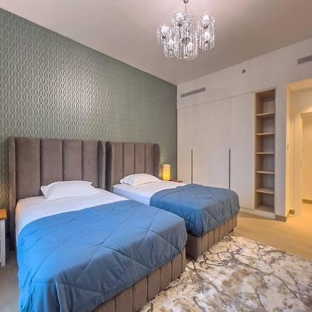Lovely 2-Bedroom Vacation Home Near Beach Dubai Buitenkant foto