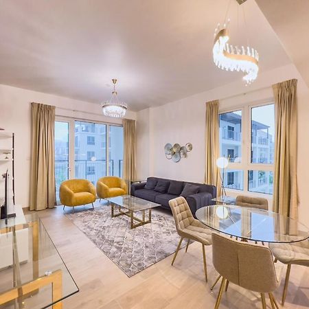 Lovely 2-Bedroom Vacation Home Near Beach Dubai Buitenkant foto