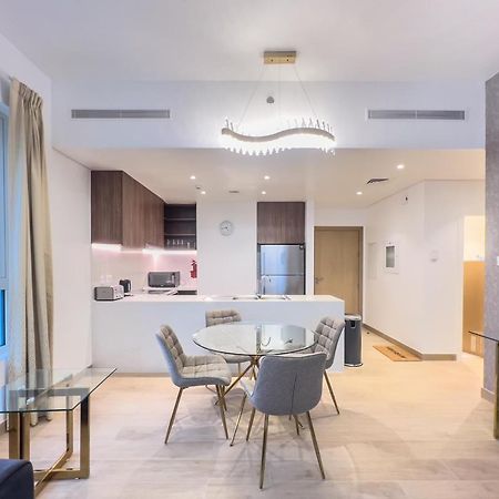Lovely 2-Bedroom Vacation Home Near Beach Dubai Buitenkant foto