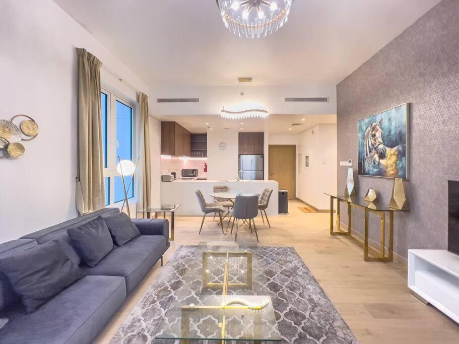 Lovely 2-Bedroom Vacation Home Near Beach Dubai Buitenkant foto