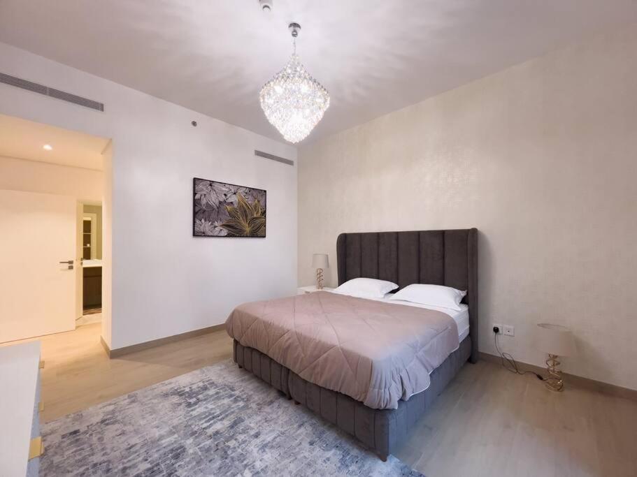 Lovely 2-Bedroom Vacation Home Near Beach Dubai Buitenkant foto