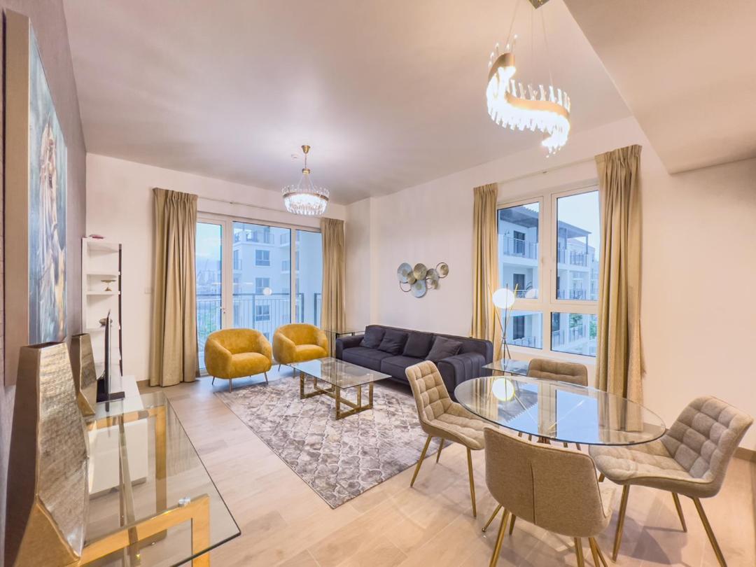 Lovely 2-Bedroom Vacation Home Near Beach Dubai Buitenkant foto